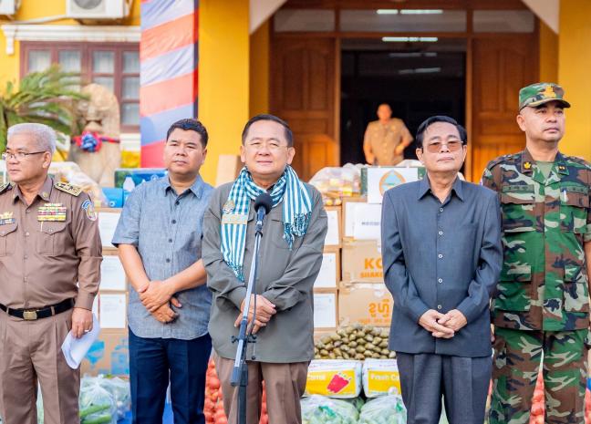 អភិបាលខេត្តបាត់ដំបង ណែនាំដល់កងកម្លាំងត្រូវយកចិត្តទុកដាក់ពង្រឹងការពារសន្តិសុខ ជូនប្រជាពលរដ្ឋ និងភ្ញៀវទេសចរ ក្នុងឱកាសបុណ្យចូលឆ្នាំថ្មីប្រពៃណីជាតិខ្មែរ