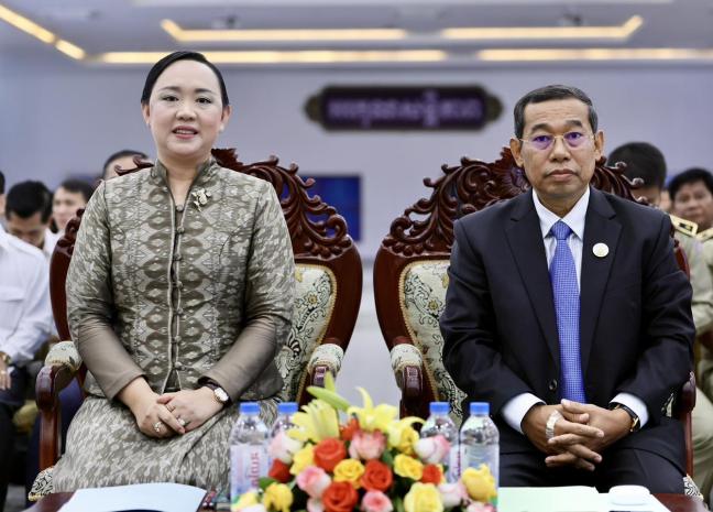 ឯកឧត្តម អ៊ូច ភា អញ្ជើញជាអធិបតីក្នុងពិធីផ្សព្វផ្សាយខ្លឹមសារគោលនយោបាយ«ភូមិ-ឃុំ-សង្កាត់មានសុវត្ថិភាព»របស់រាជរដ្ឋាភិបាល ដល់ថ្នាក់ដឹកនាំមន្ត្រីរាជការក្រសួងអប់រំ យុវជន និងកីឡា